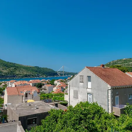 Apartman Lucia *