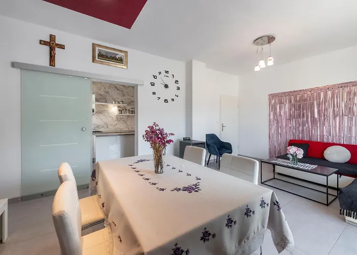 Apartament Lucia *